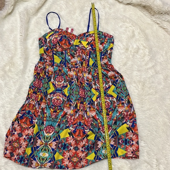 Pattern Dress - Picture 4 of 4
